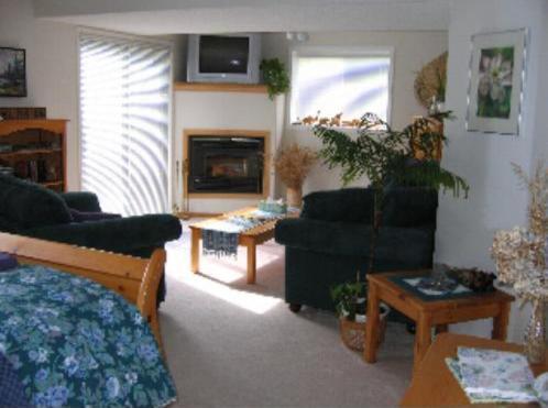 Avens Renaissance B&B Canmore Habitación foto