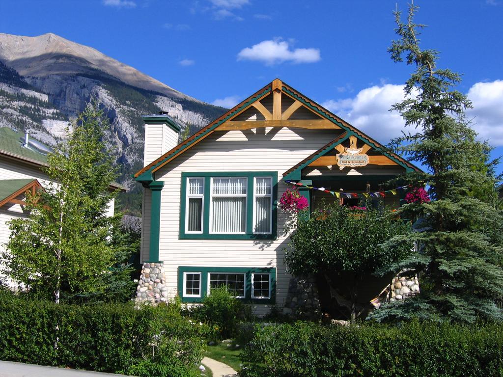 Avens Renaissance B&B Canmore Exterior foto